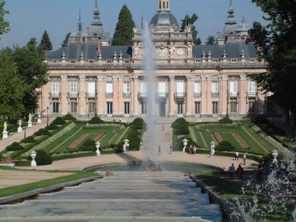 Residencia De Ancianos Nugar La Granja De San Ildefonso En Segovia